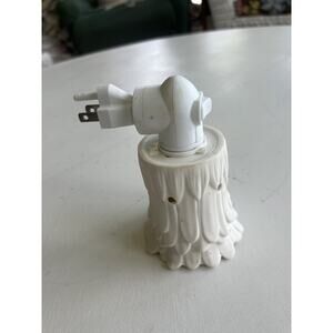 Scentsy Shasta Daisy White Plug In Wax Scent Warmer EUC